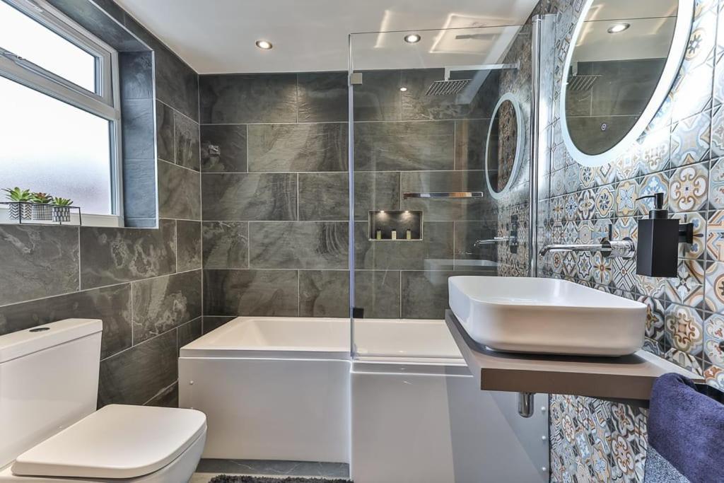 Luxury Spacious Pad With Games Room Sheffield Dış mekan fotoğraf