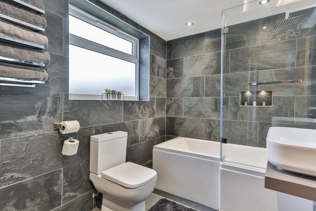 Luxury Spacious Pad With Games Room Sheffield Dış mekan fotoğraf